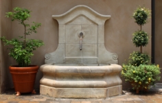 Ancienne fontaine provençal